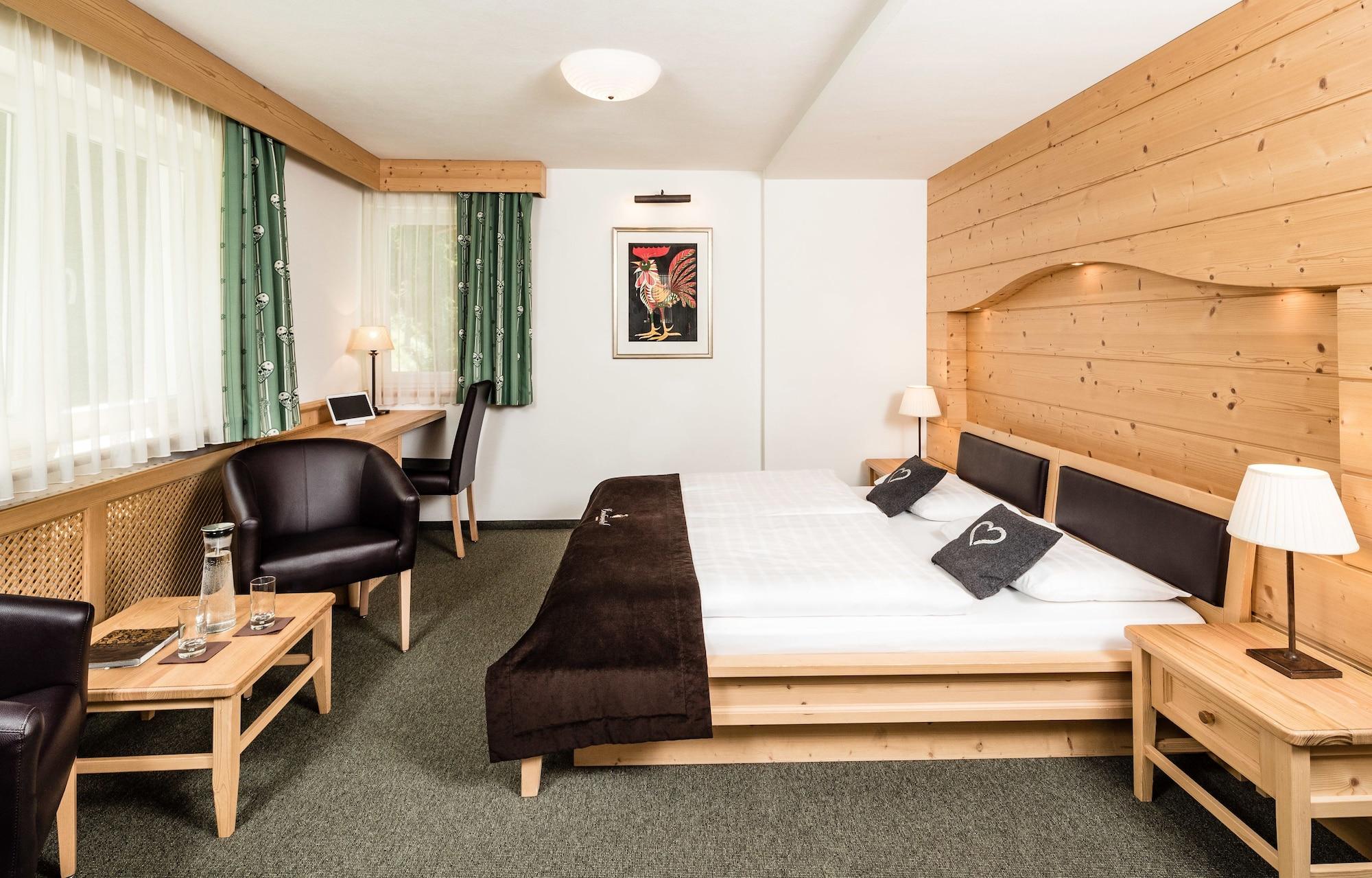 Hotel Continental Dolomites Сельва-ди-Валь-Гардена Экстерьер фото