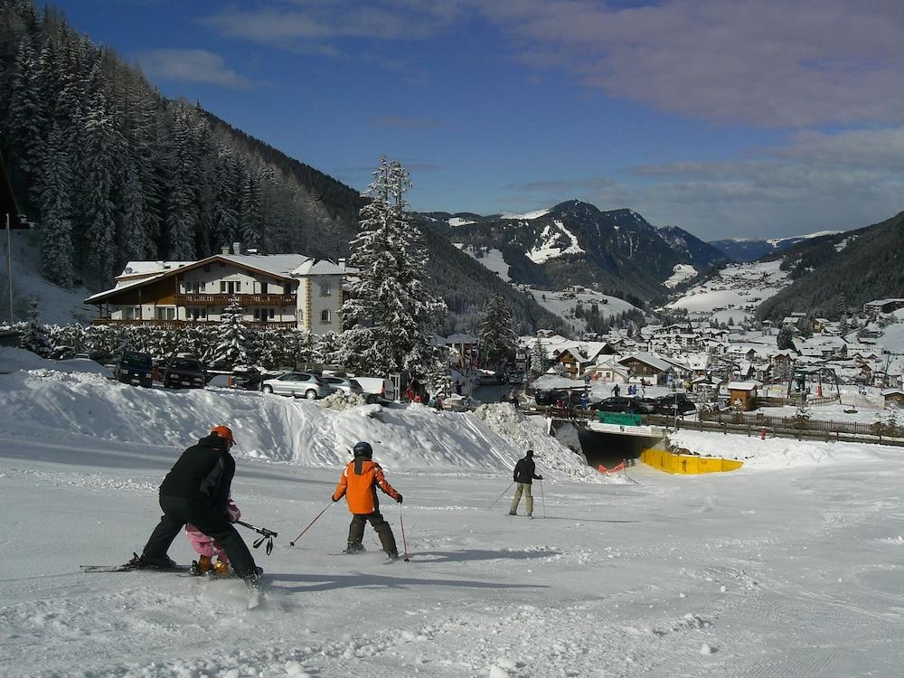 Hotel Continental Dolomites Сельва-ди-Валь-Гардена Экстерьер фото