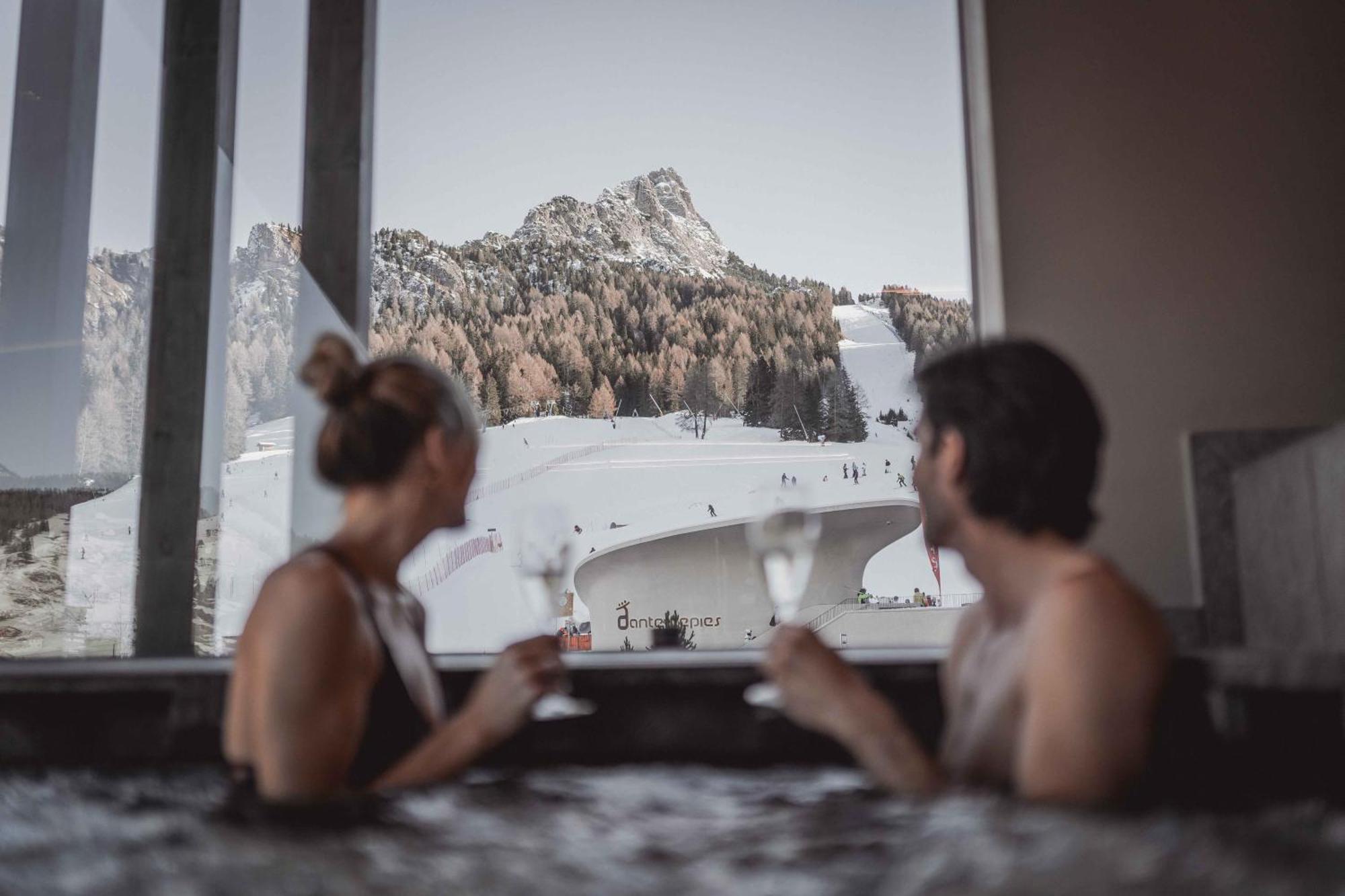 Hotel Continental Dolomites Сельва-ди-Валь-Гардена Экстерьер фото