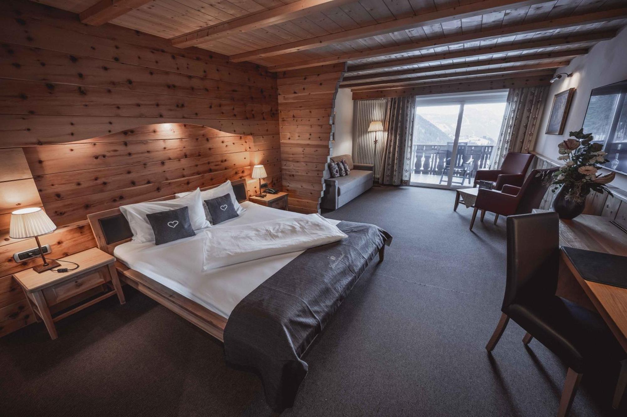 Hotel Continental Dolomites Сельва-ди-Валь-Гардена Экстерьер фото