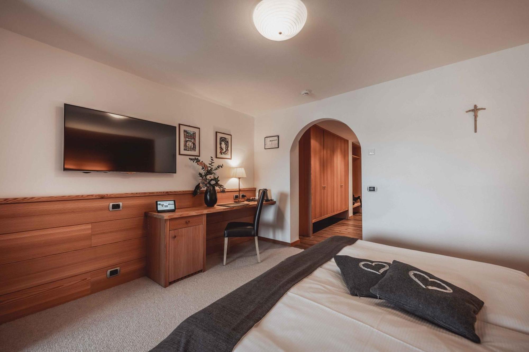 Hotel Continental Dolomites Сельва-ди-Валь-Гардена Экстерьер фото