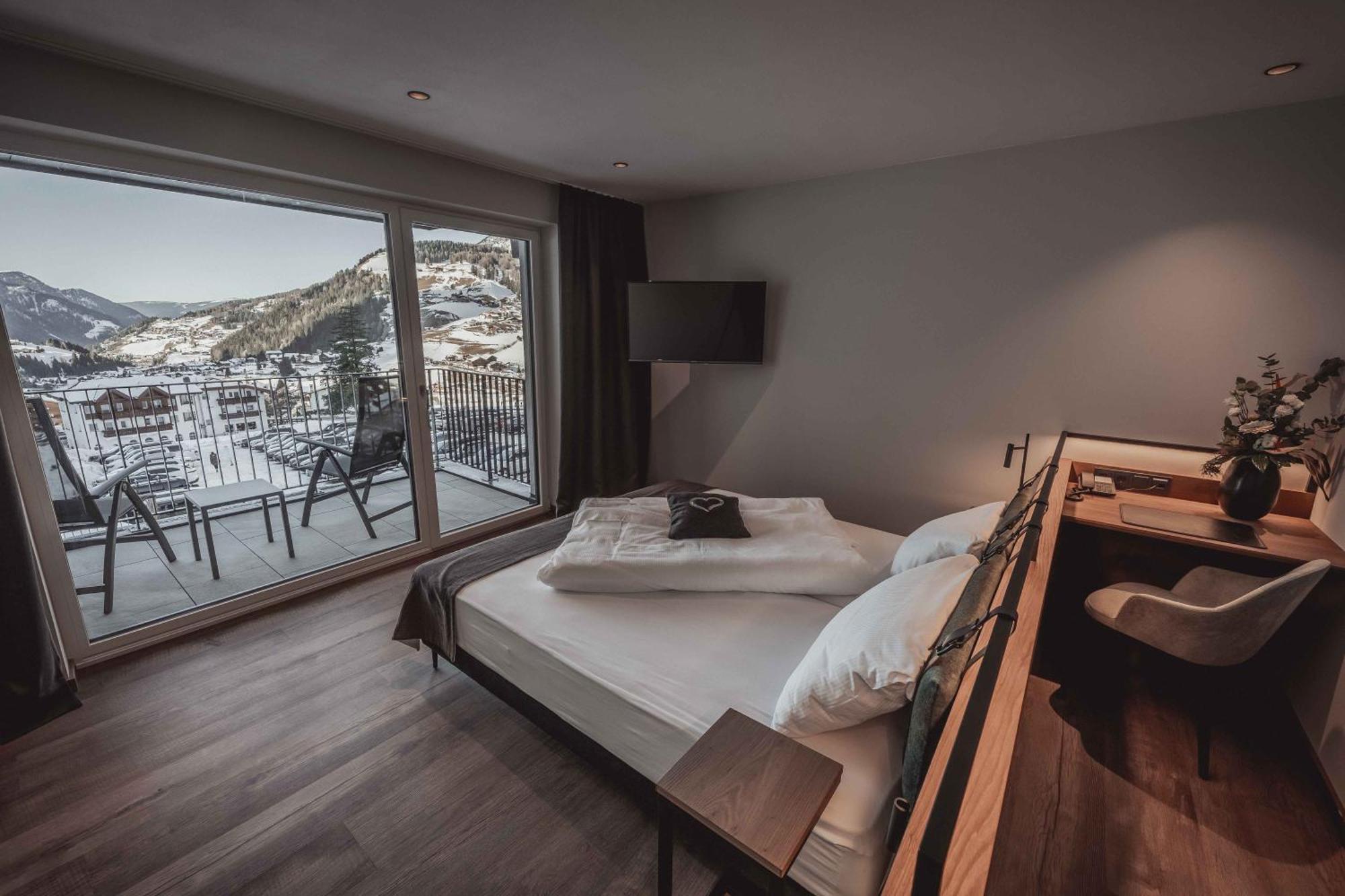 Hotel Continental Dolomites Сельва-ди-Валь-Гардена Экстерьер фото